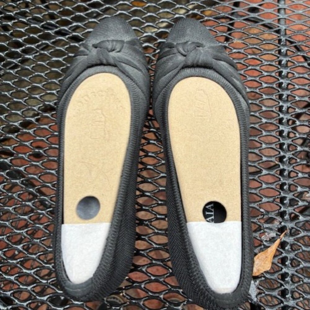 Vivaia Bow Azura Black Stretch Flats with Rounded Toe